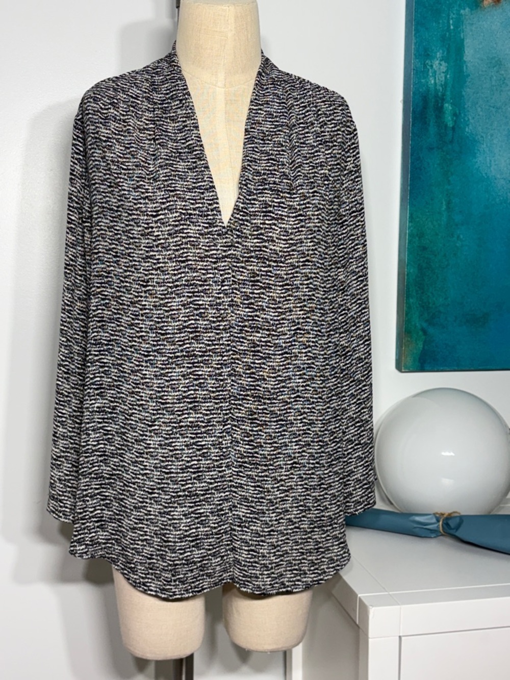 Women's Navy & White V-Neck Textured Tunic Top